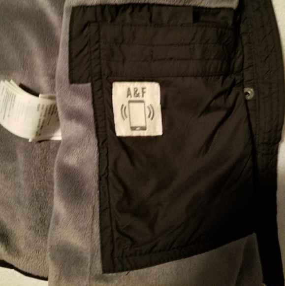 Abrecombie & Fitch Black Vest with a hood!⚫ - Picture 6 of 7